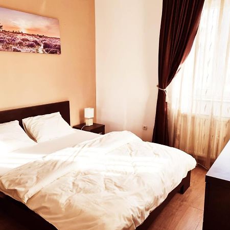 Ideal Apartments Oradea Exterior photo